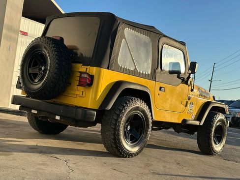 Used 2000 Jeep Wrangler SE image 4