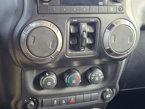 Used 2011 Jeep Wrangler Unlimited Sport image 19