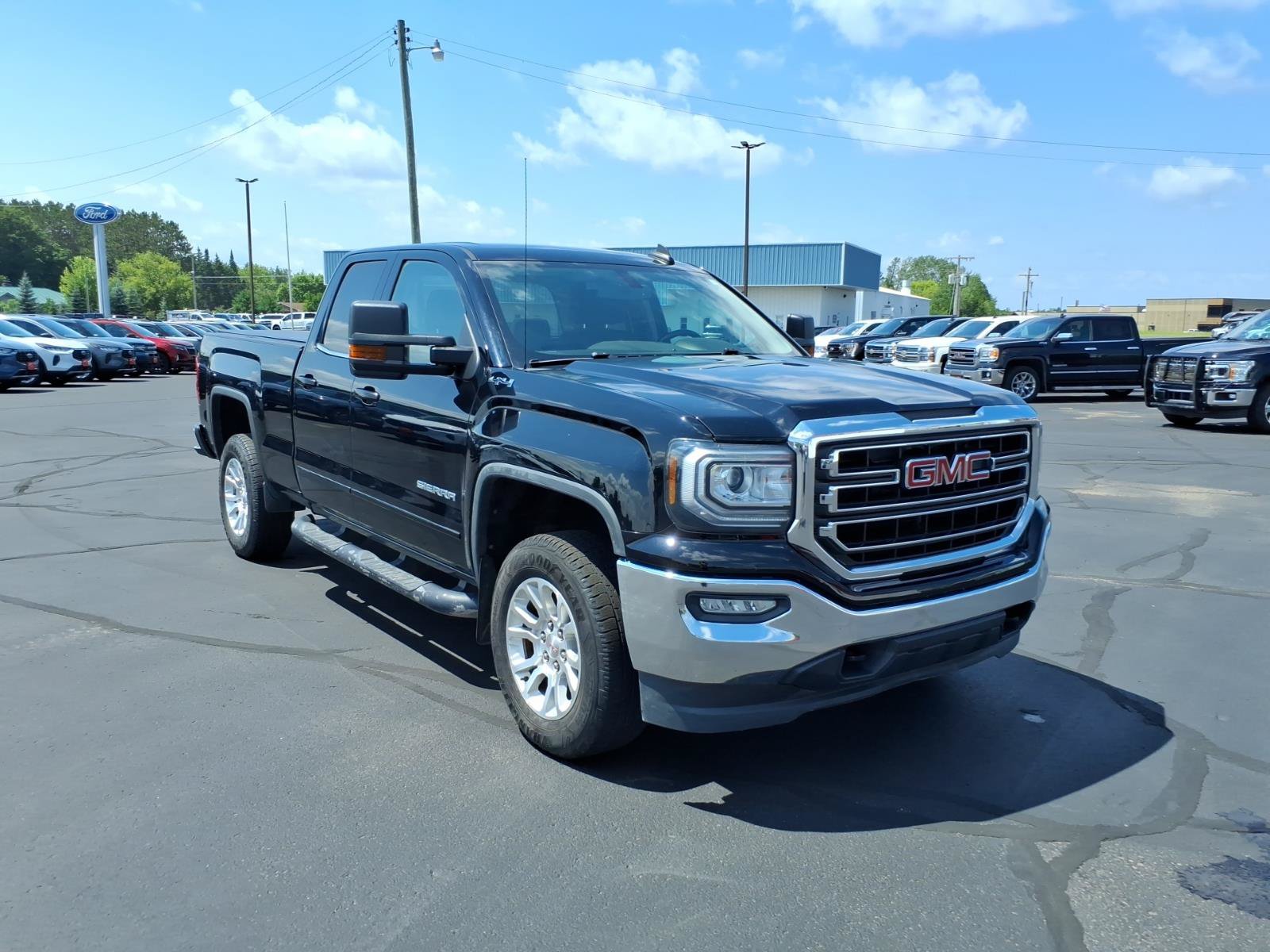 Used 2018 GMC Sierra 1500 SLE w/ Max Trailering Package AWD/4WD image 8