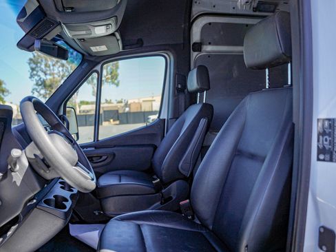 Used 2024 Mercedes-Benz Sprinter 3500 image 13