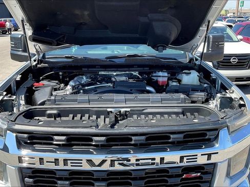 Used 2022 Chevrolet Silverado 2500 LT w/ Convenience Package image 13