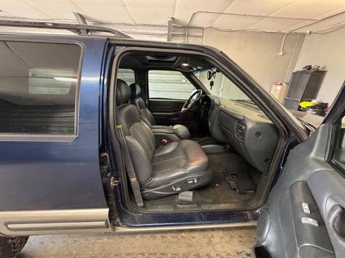 Used 1999 Chevrolet Blazer LT w/ Cold-Climate Pkg AWD/4WD image 29