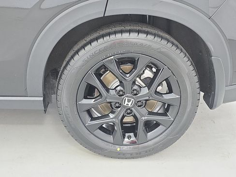 Certified 2025 Honda HR-V Sport image 32