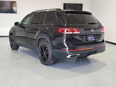 Used 2023 Volkswagen Atlas SE w/ Black Wheel Package FWD image 2