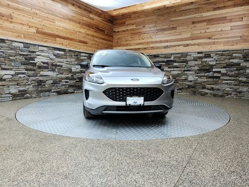 Used 2022 Ford Escape SE w/ Convenience Package image 2