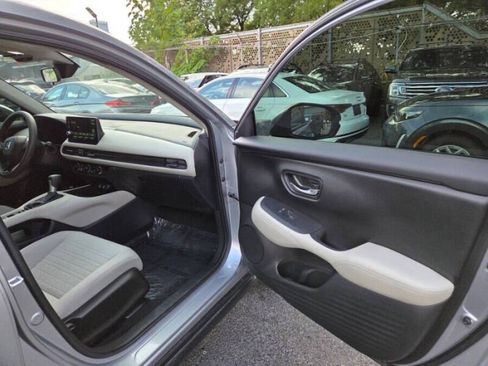 Used 2026 Honda HR-V LX image 11