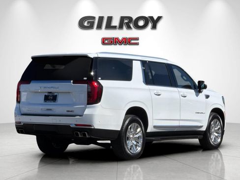 Used 2025 GMC Yukon XL Denali AWD/4WD image 3