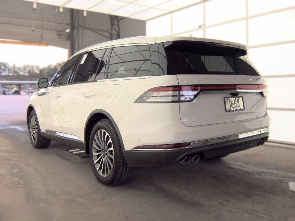 Used 2020 Lincoln Aviator Reserve w/ Equipment Group 201A AWD/4WD image 4