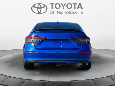 Used 2023 Honda Civic Sport image 4