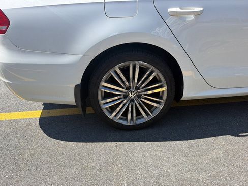 Used 2015 Volkswagen Passat 1.8T Sport FWD image 30