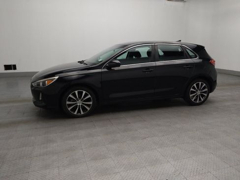 Used 2018 Hyundai Elantra GT FWD image 2