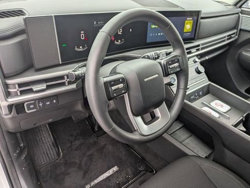 Certified 2026 Hyundai Santa Fe SE image 7