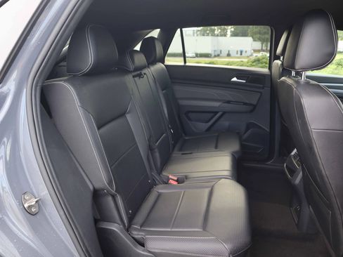 Used 2021 Volkswagen Atlas Cross Sport SE image 4