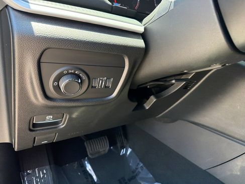 Used 2025 Jeep Grand Cherokee Altitude RWD image 20