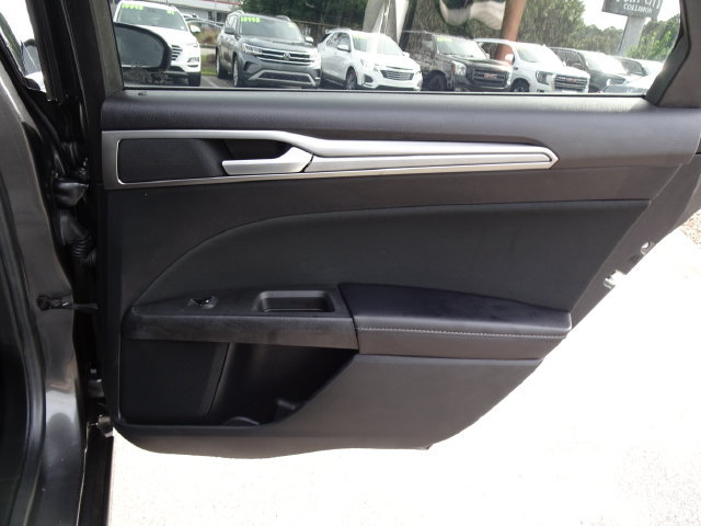 Used 2019 Ford Fusion SE FWD image 18