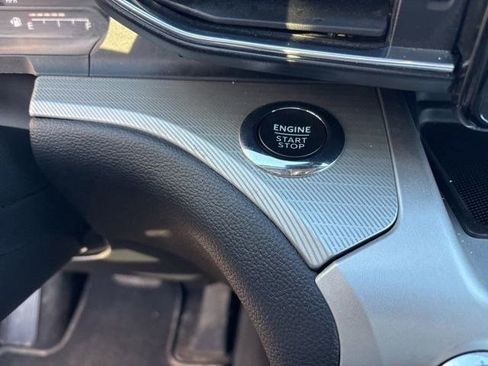 Used 2022 Ford Explorer XLT w/ Equipment Group 202A image 20