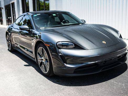 Used 2021 Porsche Taycan RWD image 3