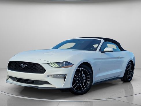 Used 2020 Ford Mustang Premium image 2