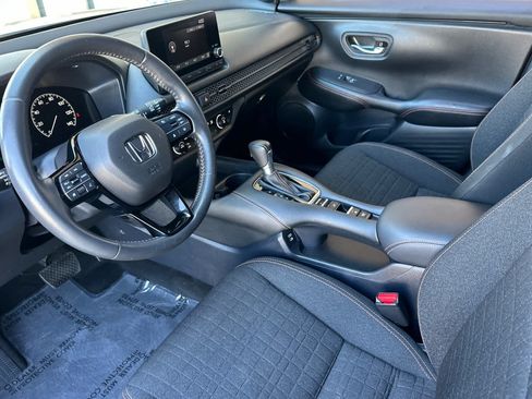Used 2025 Honda HR-V Sport image 9
