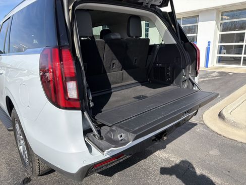 Certified 2025 Ford Expedition Active image 15