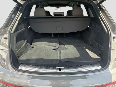 Certified 2025 Audi Q5 e Premium Plus w/ Premium Plus Package AWD/4WD image 27