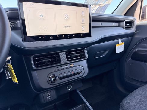 New 2025 Ford Maverick XL image 38