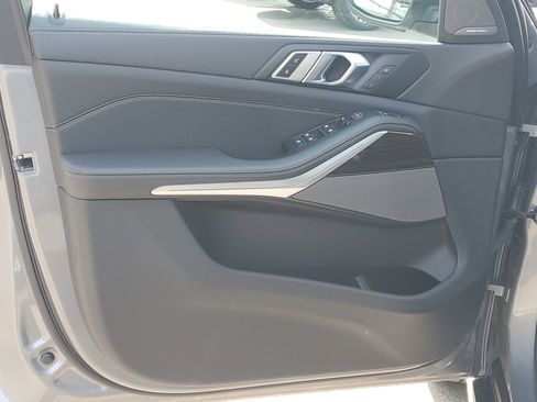 Used 2024 BMW X5 xDrive40i w/ Premium Package image 5