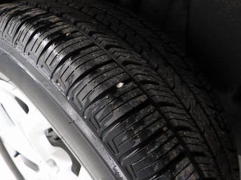 Used 2024 Jeep Compass Latitude image 19