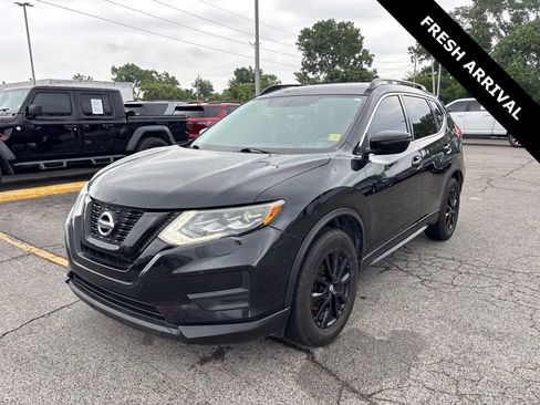 Used 2017 Nissan Rogue SV FWD image 4