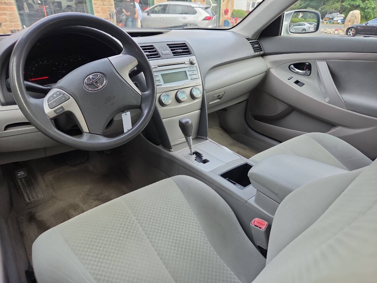 Used 2009 Toyota Camry LE FWD image 16