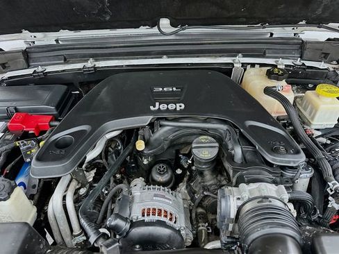 Used 2020 Jeep Gladiator Sport w/ Quick Order Package 24S image 29