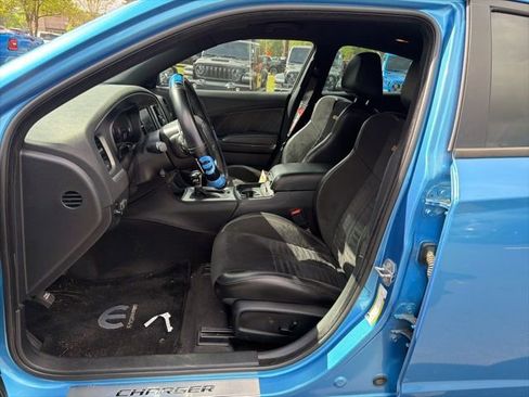 Used 2018 Dodge Charger R/T image 17