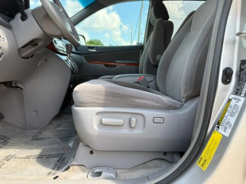 Used 2006 Toyota Sienna FWD image 10
