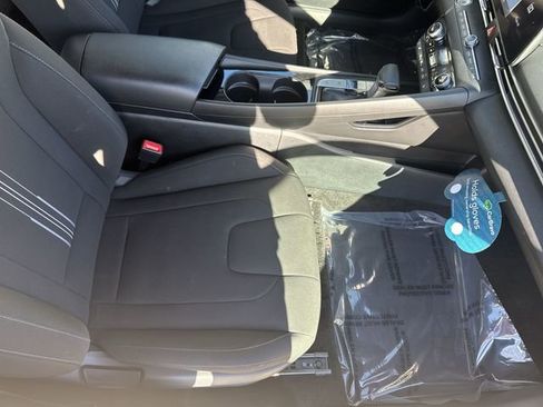 Used 2025 Hyundai Elantra SEL FWD image 28