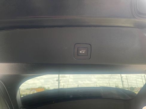 Used 2021 Buick Encore GX Select w/ Advanced Technology Package FWD image 12
