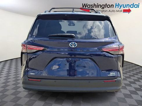 Used 2021 Toyota Sienna XLE w/ XLE Plus Package AWD/4WD image 5