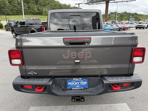 Used 2023 Jeep Gladiator Rubicon w/ Cold Weather Group AWD/4WD image 6