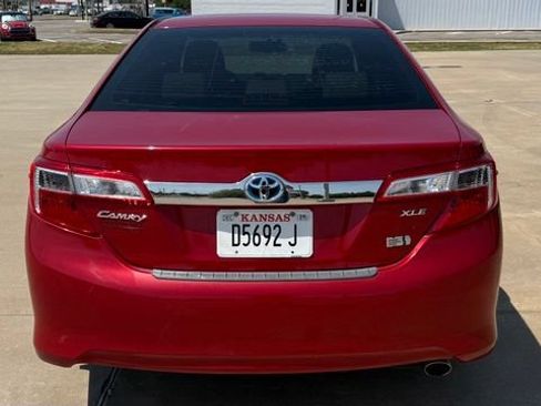 Used 2013 Toyota Camry XLE FWD image 6