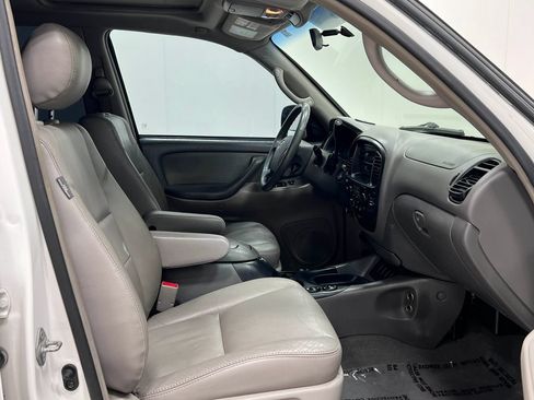 Used 2006 Toyota Sequoia SR5 AWD/4WD image 26