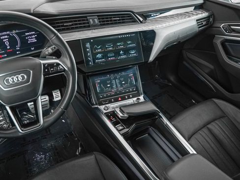 Used 2022 Audi e-tron Premium Plus w/ Premium Plus Package AWD/4WD image 14