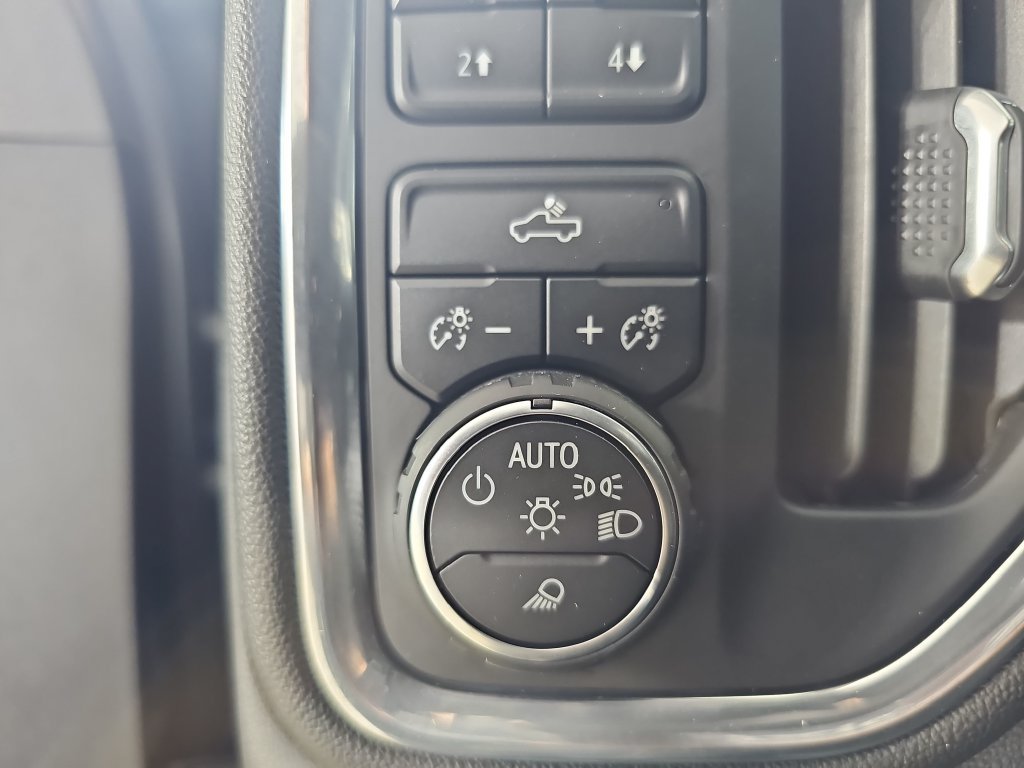 Used 2021 Chevrolet Silverado 1500 LT AWD/4WD image 31