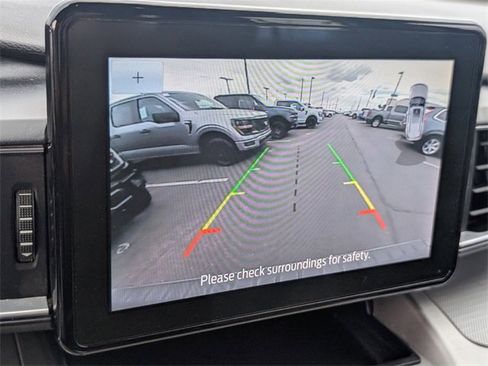 Used 2022 Ford Explorer XLT w/ Equipment Group 202A image 13