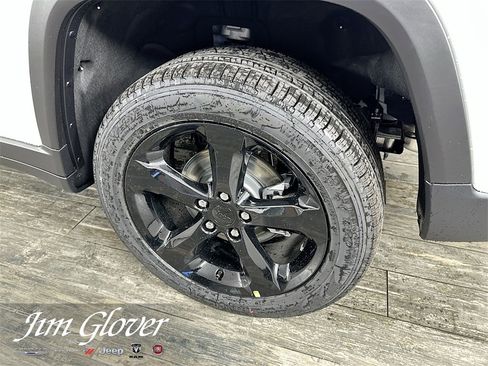 New 2025 Jeep Grand Cherokee Limited w/ Black Appearance Package image 12