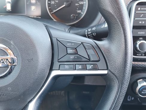 Used 2019 Nissan Kicks SV image 6