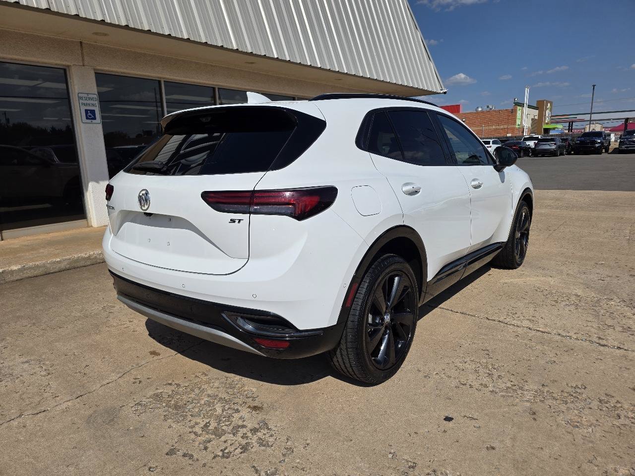 Used 2022 Buick Envision Essence w/ Technology Package II FWD image 8
