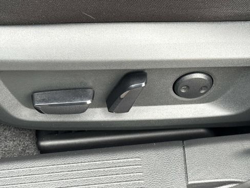 Used 2023 Nissan Rogue SV image 15