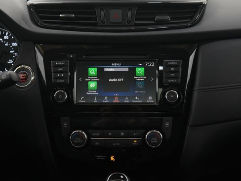 Used 2018 Nissan Rogue SL w/ Premium Package image 15