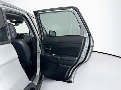 Used 2025 Mitsubishi Outlander Sport SE image 28