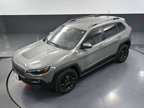 Used 2019 Jeep Cherokee Trailhawk w/ Comfort/Convenience Group AWD/4WD image 52