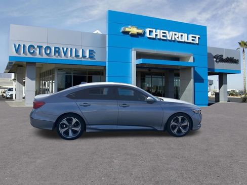 Used 2018 Honda Accord Touring image 4